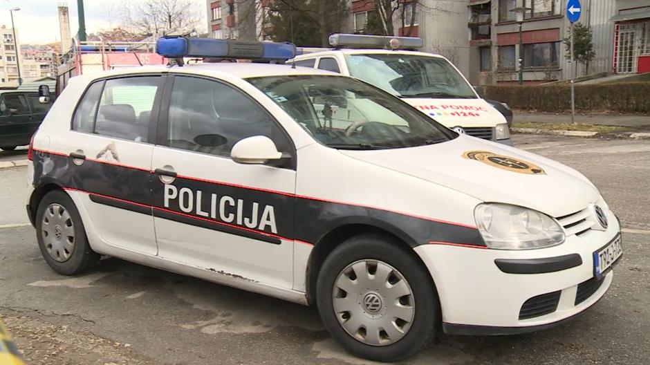policija