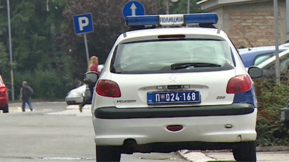 Policija, automobil, hronika
