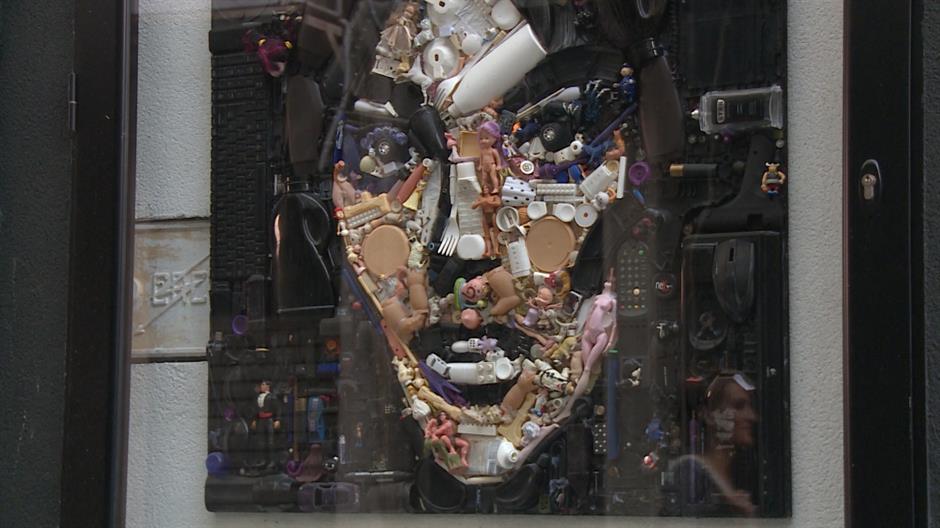 portret od igračaka n1