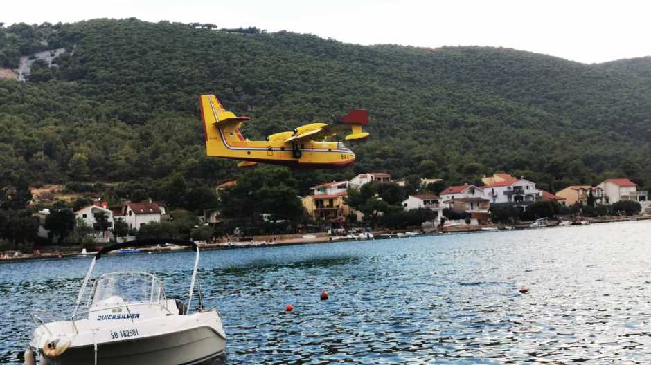 pozar-kanader-216984