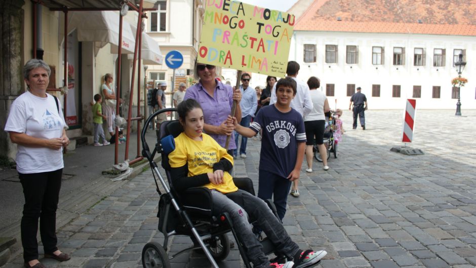 prosvjed djeca invalidnost3
