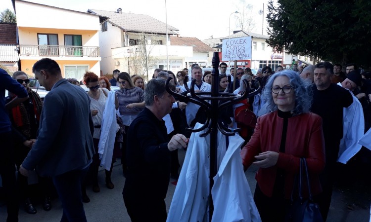 Protestna šetnja doktora USK