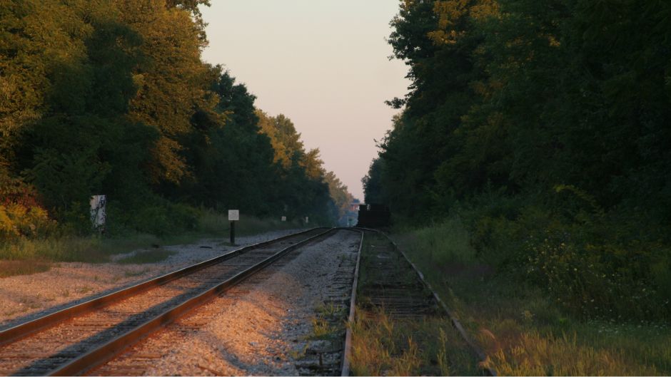 Pruga_Zeljeznica_Vla_morguefile