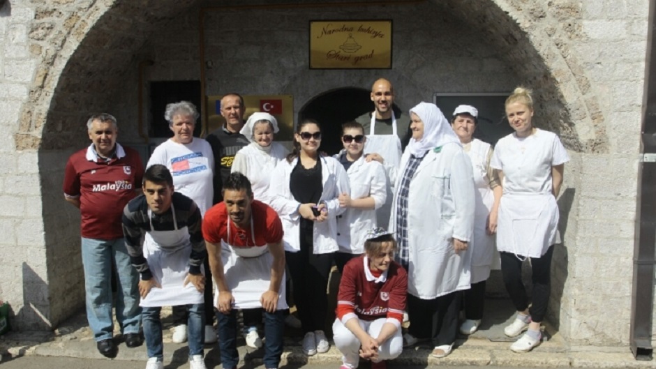 prvotimci-sarajeva-volontirali-u-narodnoj-kuhinji-stari-grad-sarajevo