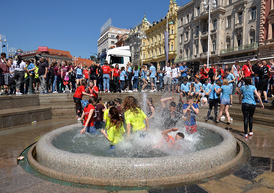 PXL_190517_16661052(1)