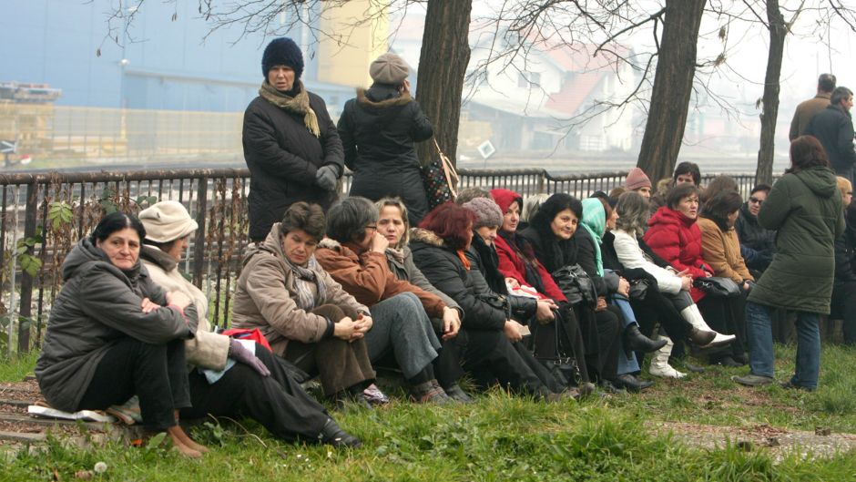 radnici aide ispred skupstine