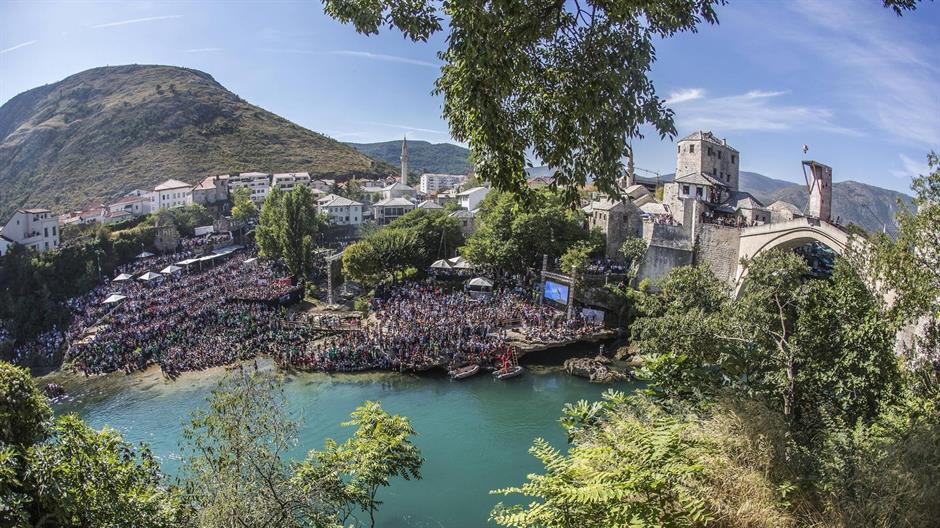 red-bull-cliff-diving-mostar