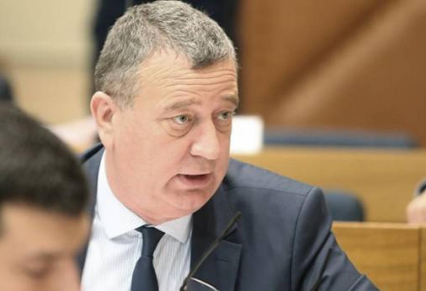 res_1580833482_milan-tubin-tvrdi-da-nije-fizicki-napao-predojevica