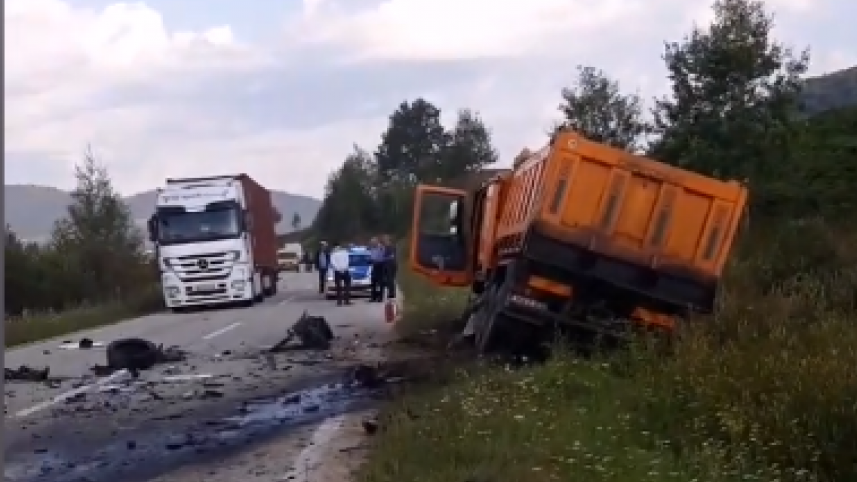 res_1597743315_poginuli-roditelji-i-beba-kod-mrkonjic-grada