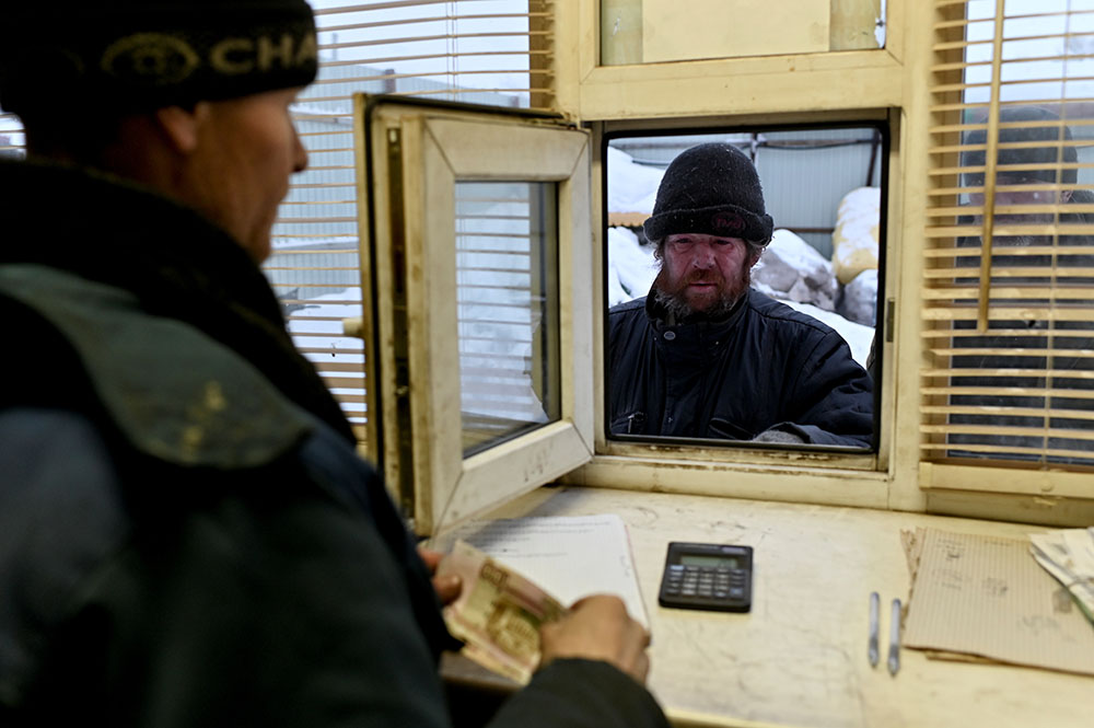 REUTERS/ALEXEY MALGAVKO