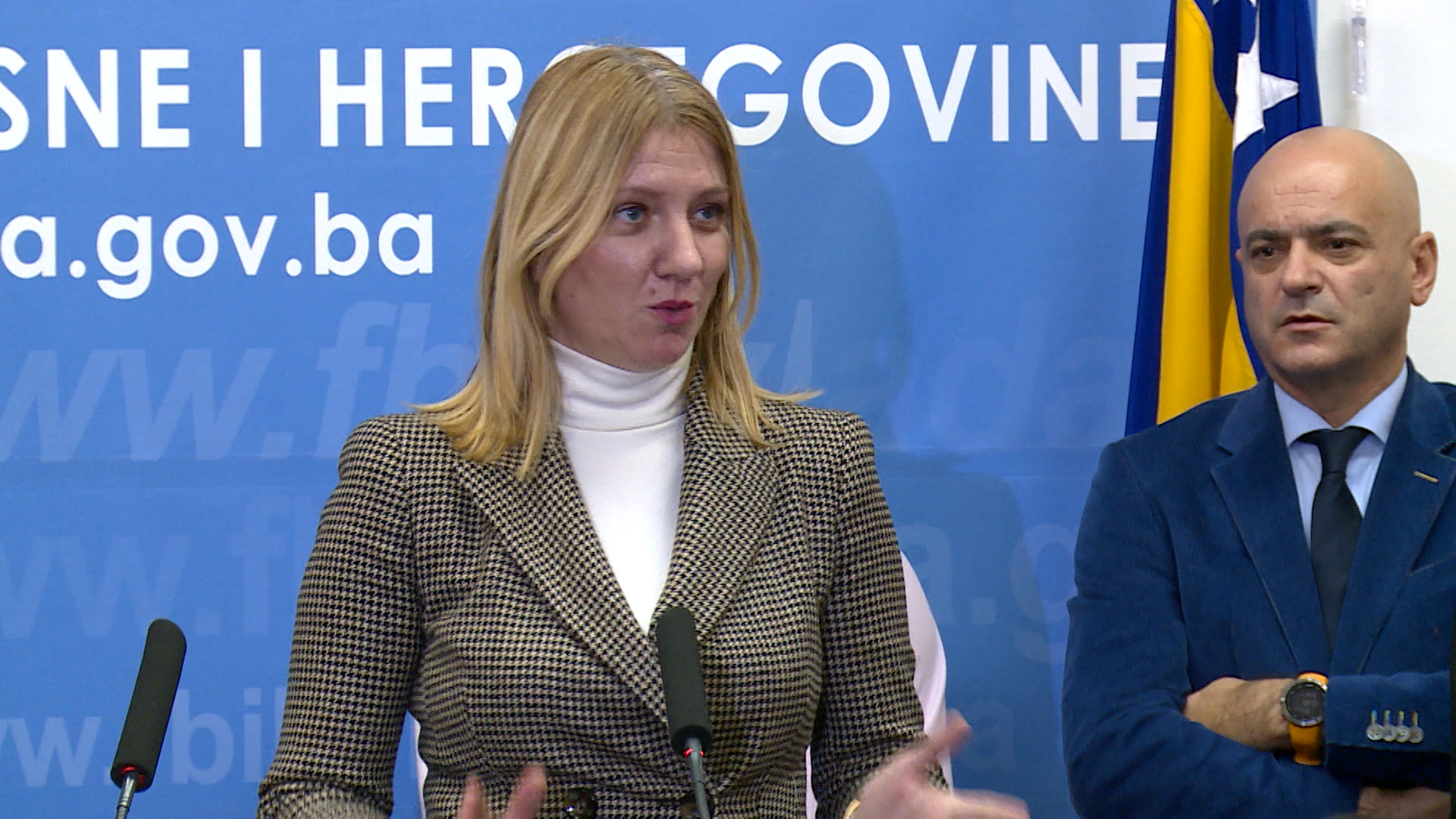 SA-.00_00_17_22.Still003