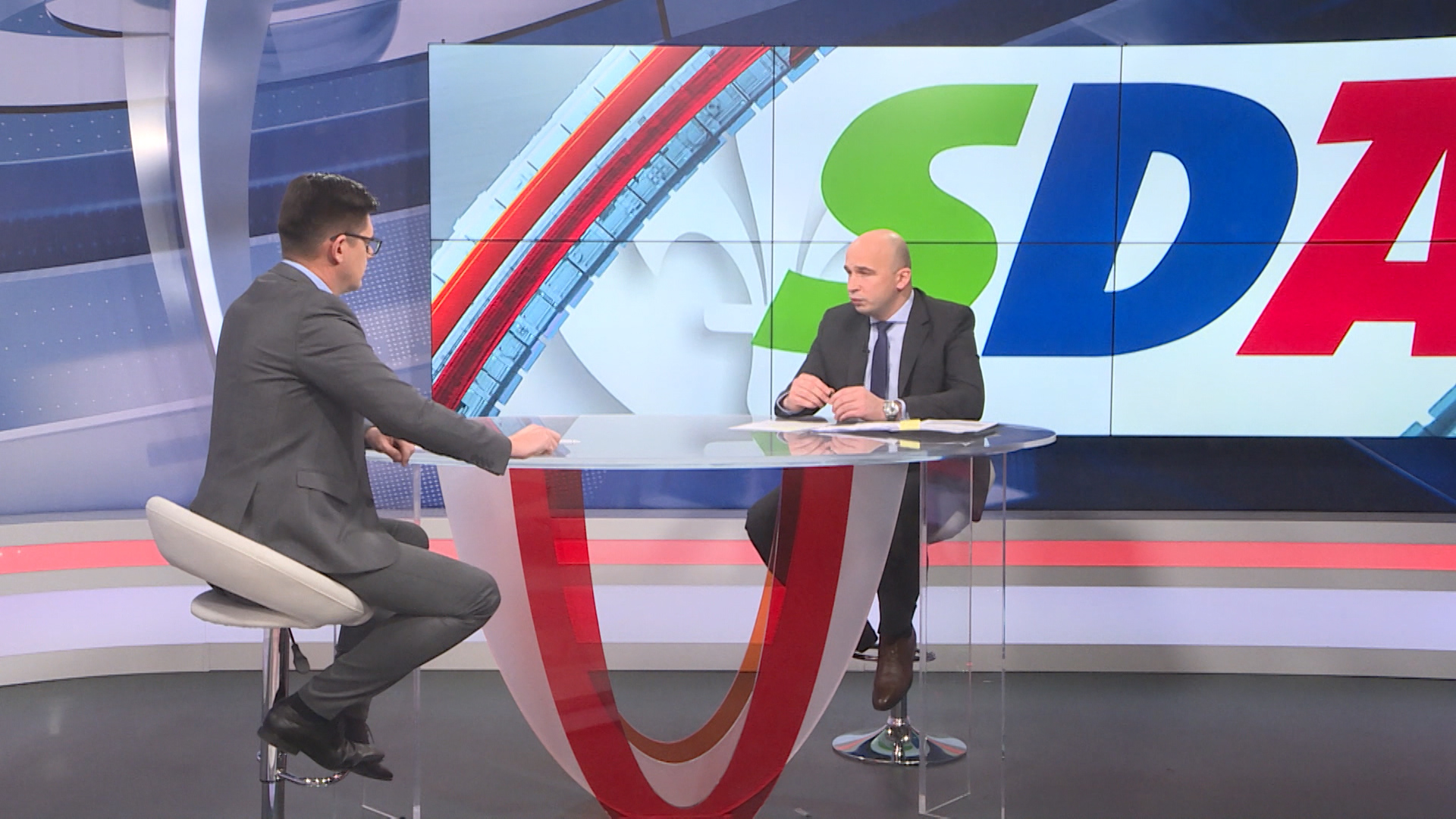 SA-.00_01_18_02.Still017