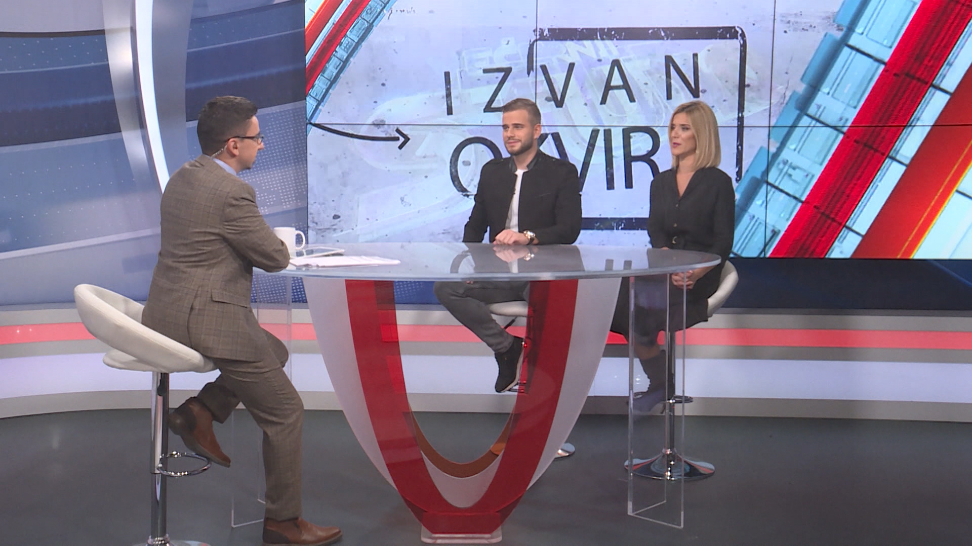 SA-.00_01_35_23.Still020