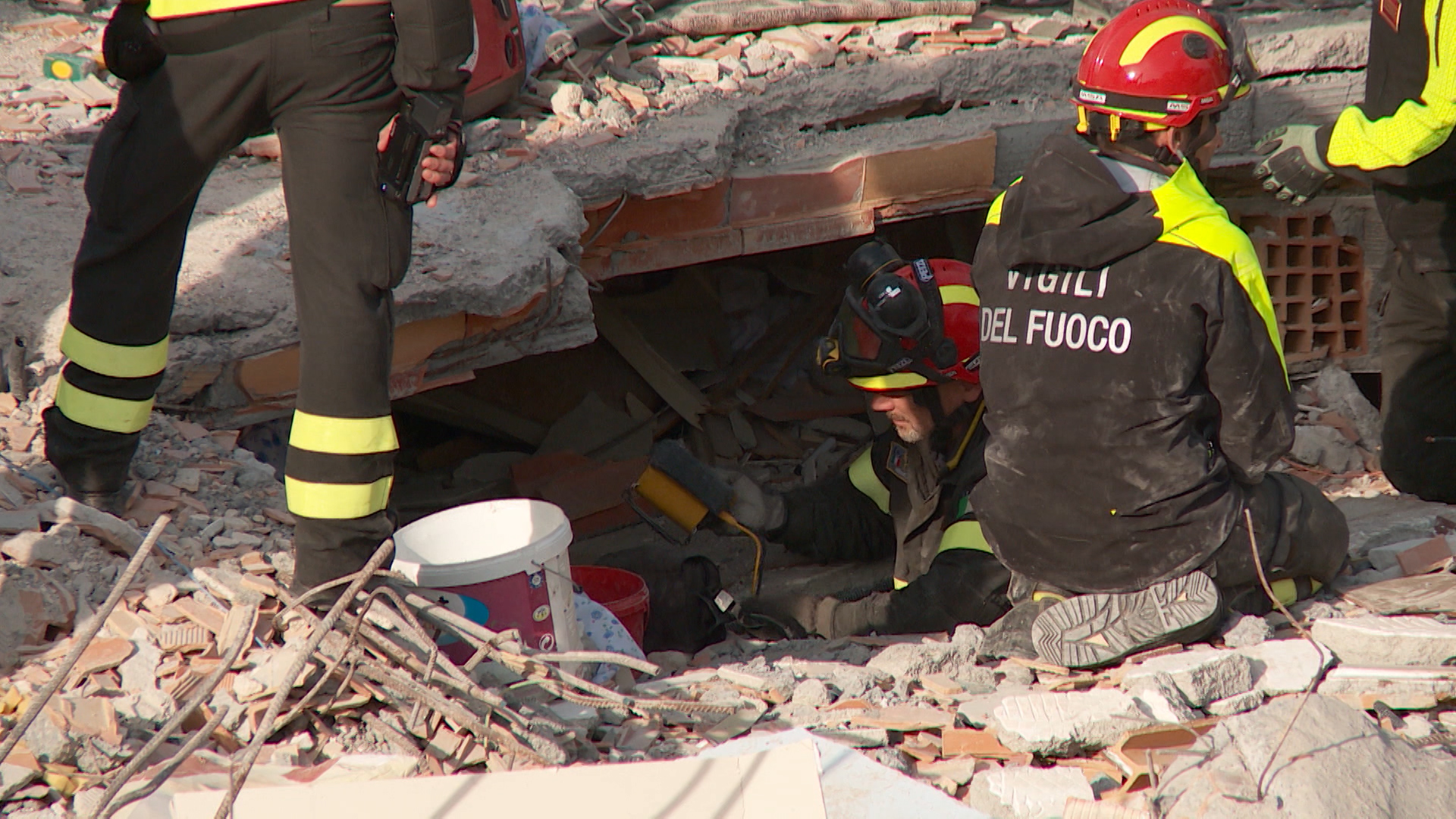 SA-.00_01_54_17.Still008