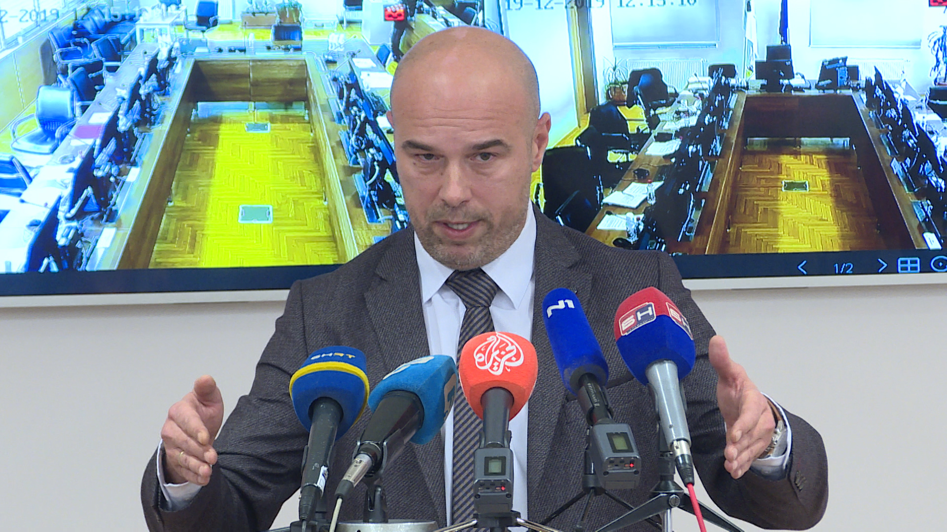 SA-.00_02_15_03.Still003