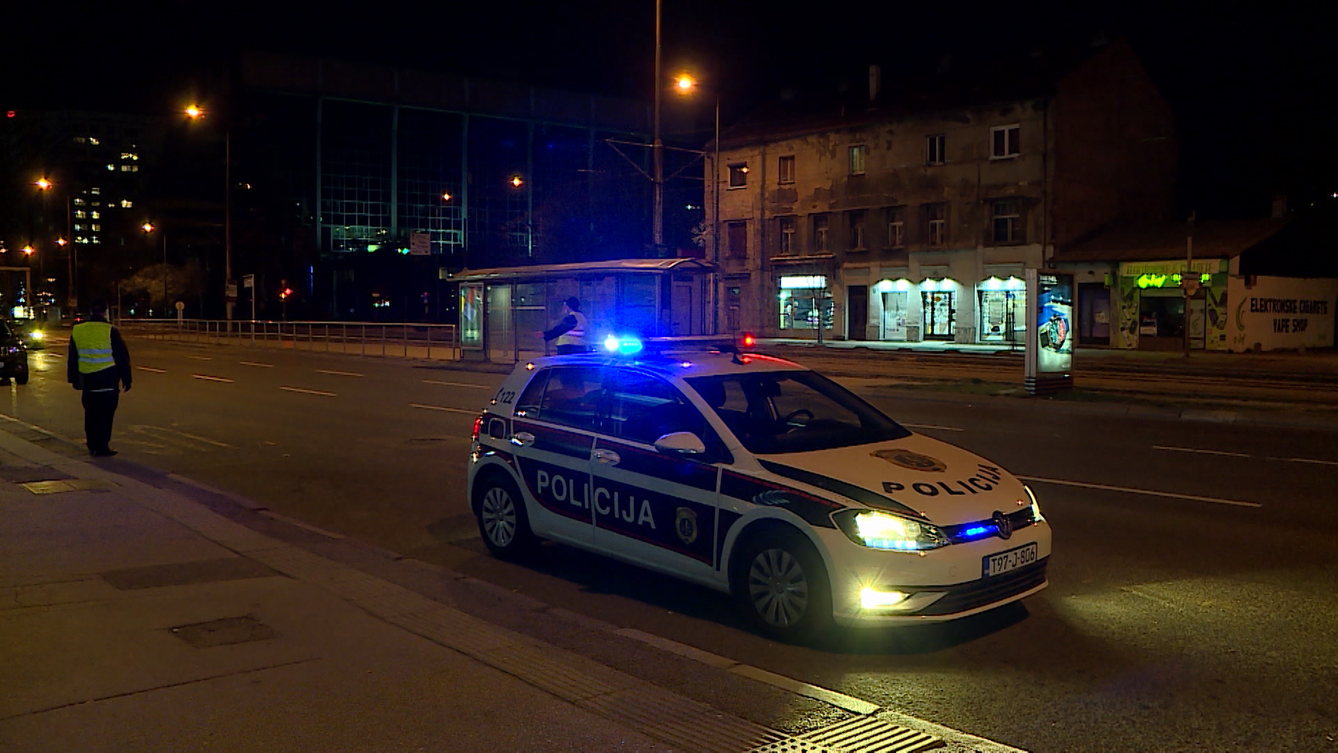 SA-.00_03_53_01.Still017