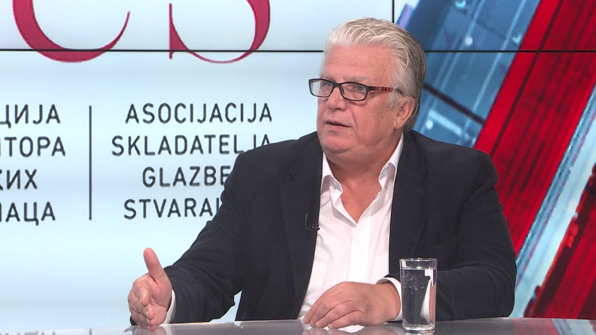 SA-.00_04_42_21.Still006