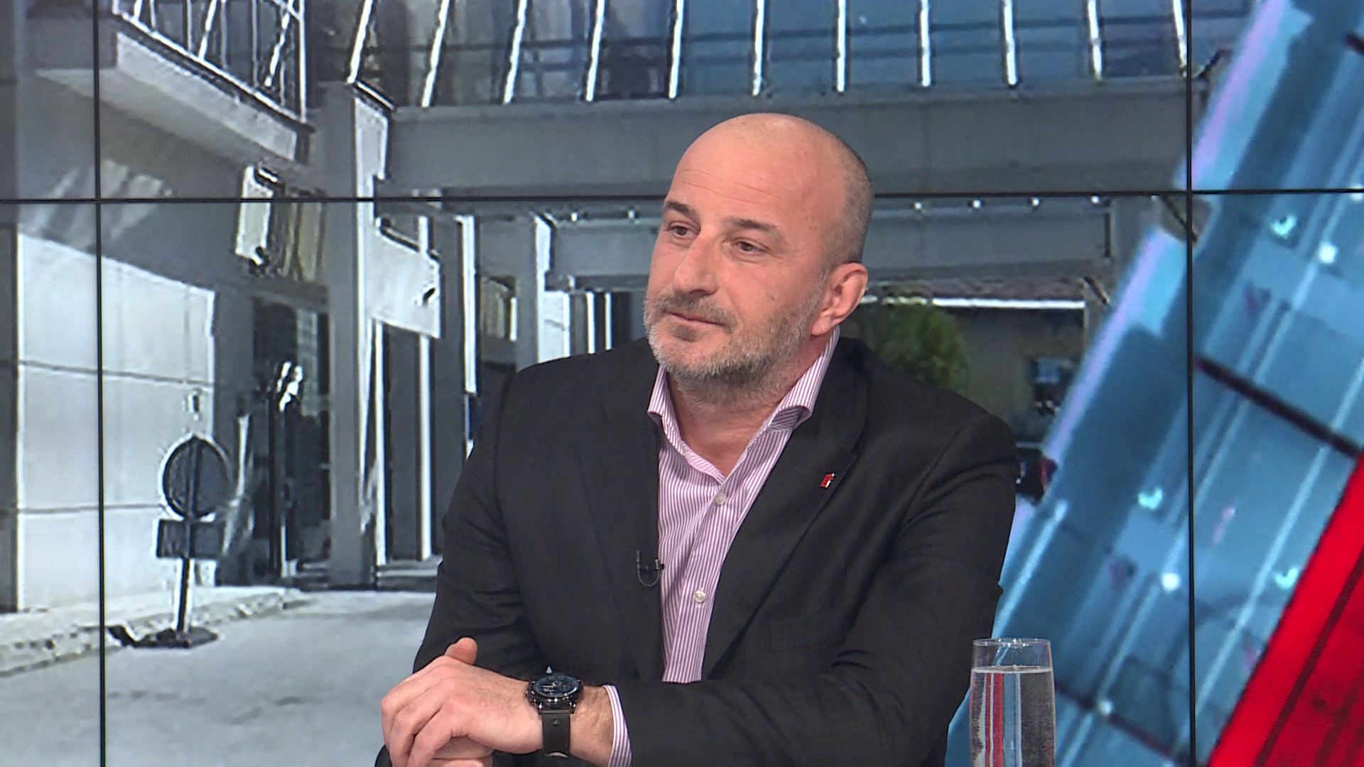 SA-.00_06_26_02.Still001