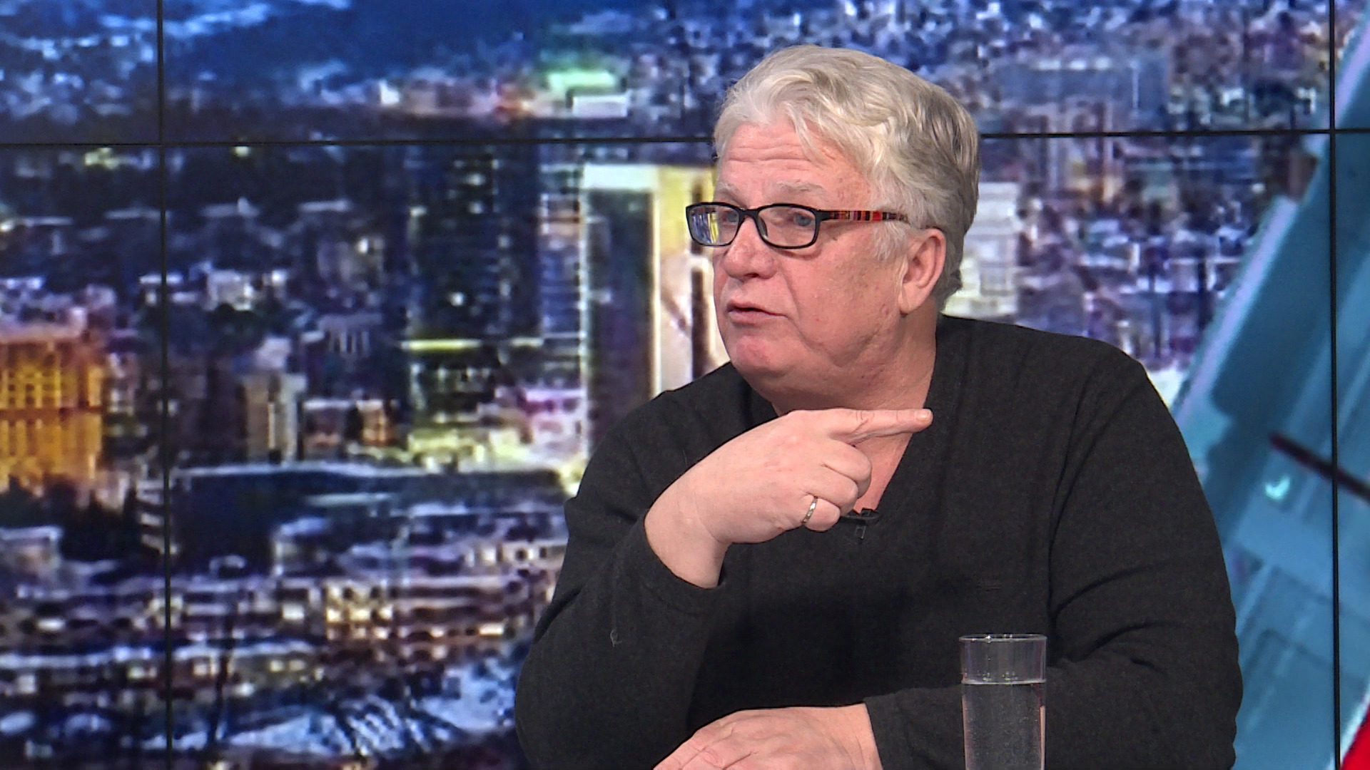 SA-.00_11_22_05.Still009