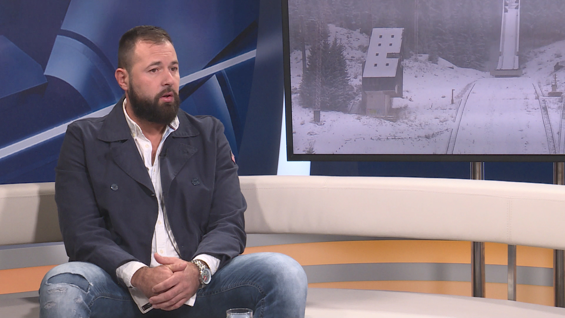 SA-.00_14_33_05.Still001