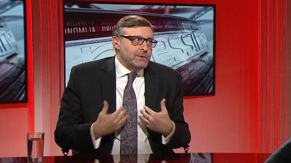 SA-.00_18_00_08.Still015