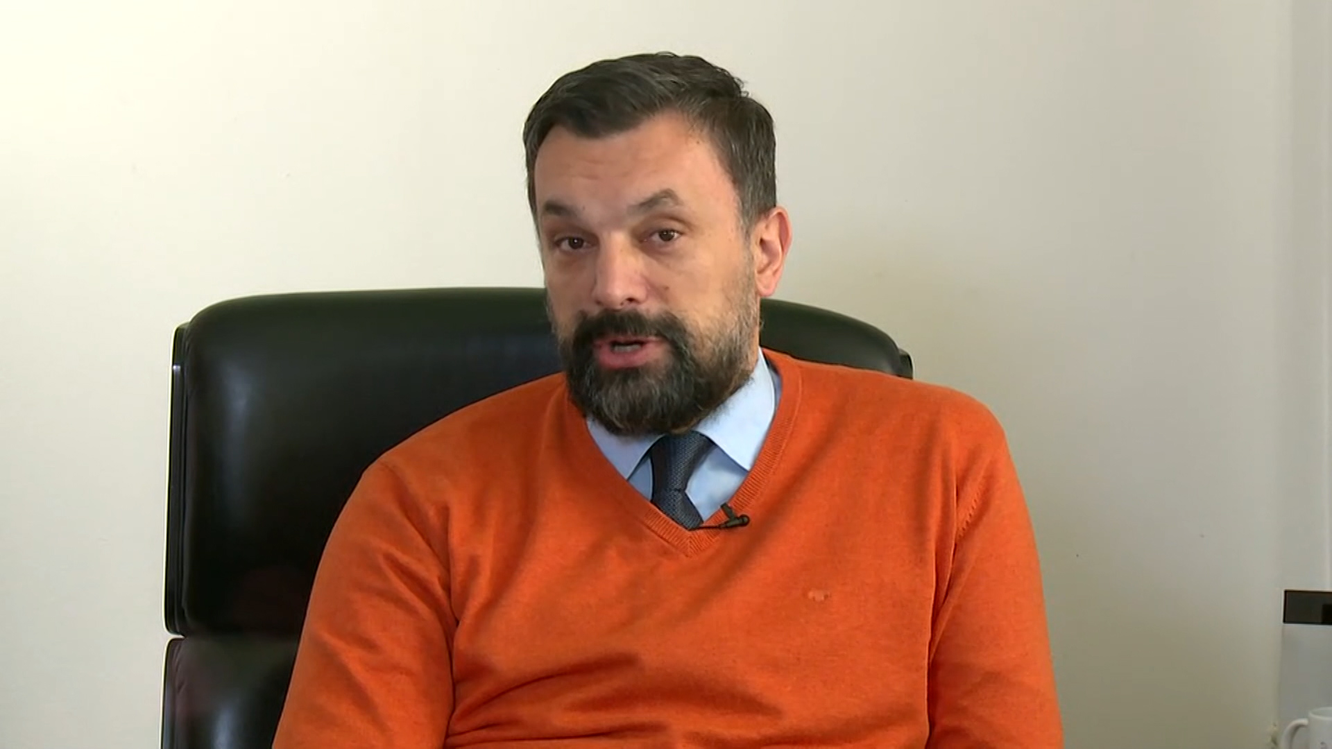 SA-.00_18_38_16.Still003