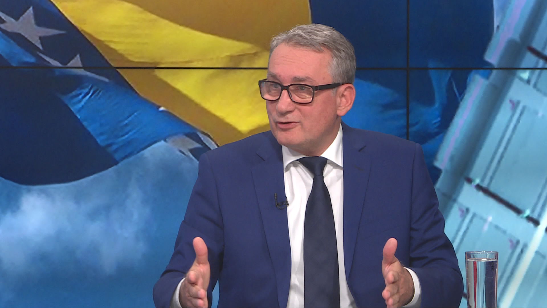 SA-.00_22_59_03.Still004