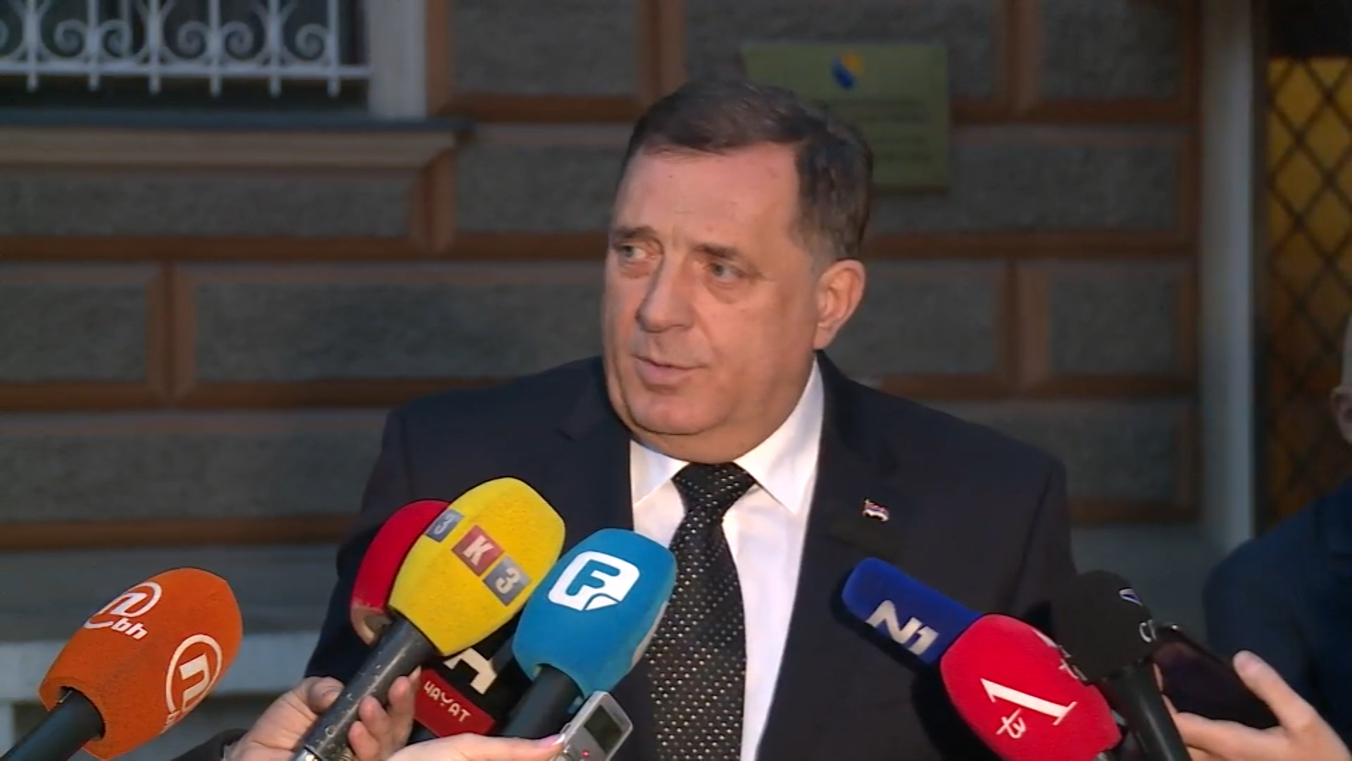 SA-.00_35_45_18.Still002