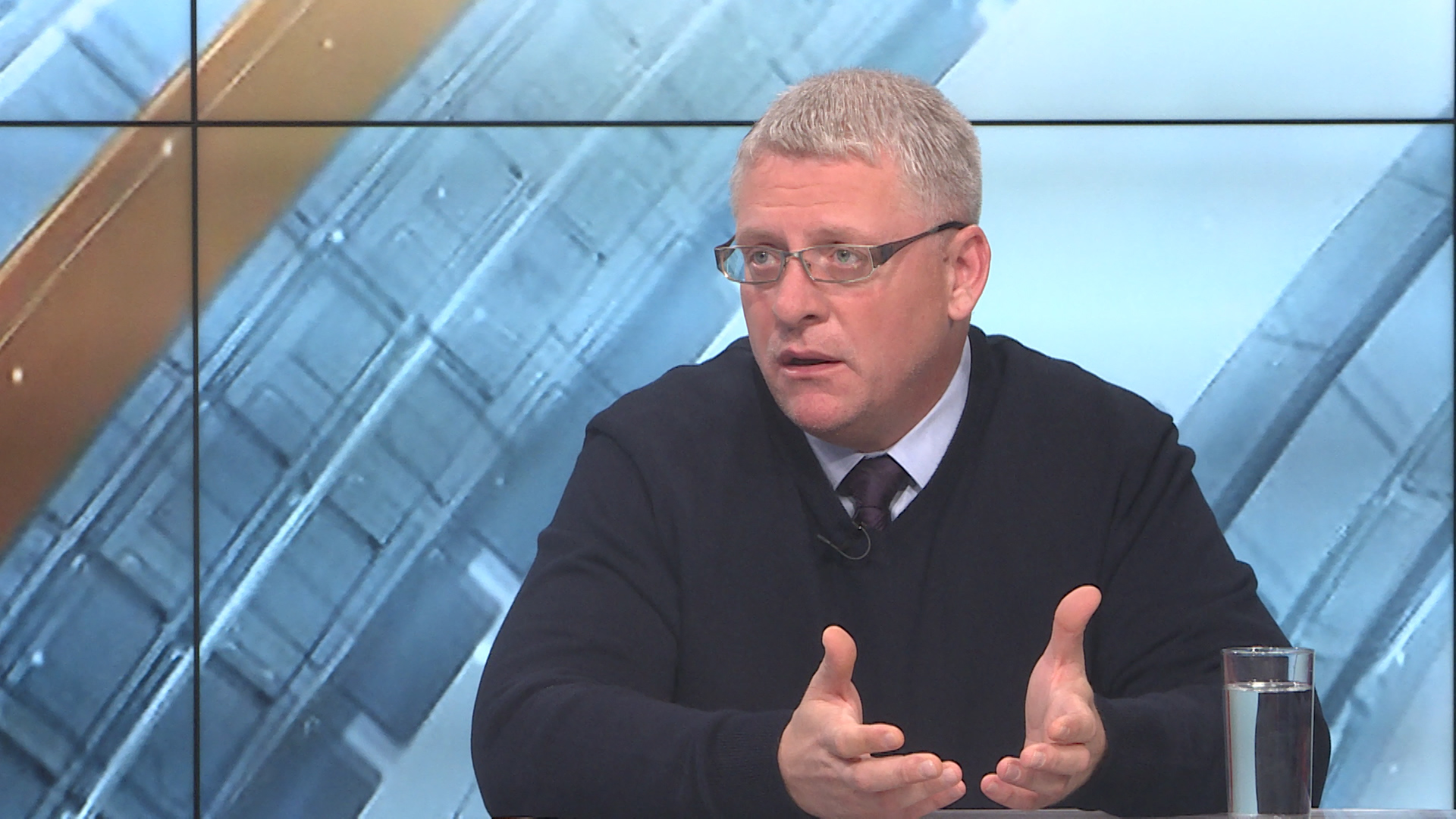 sa---2019_11_15---16_58_02---dan uzivo---backup---551---split001(20191115-175903714).00_48_08_01.Still001