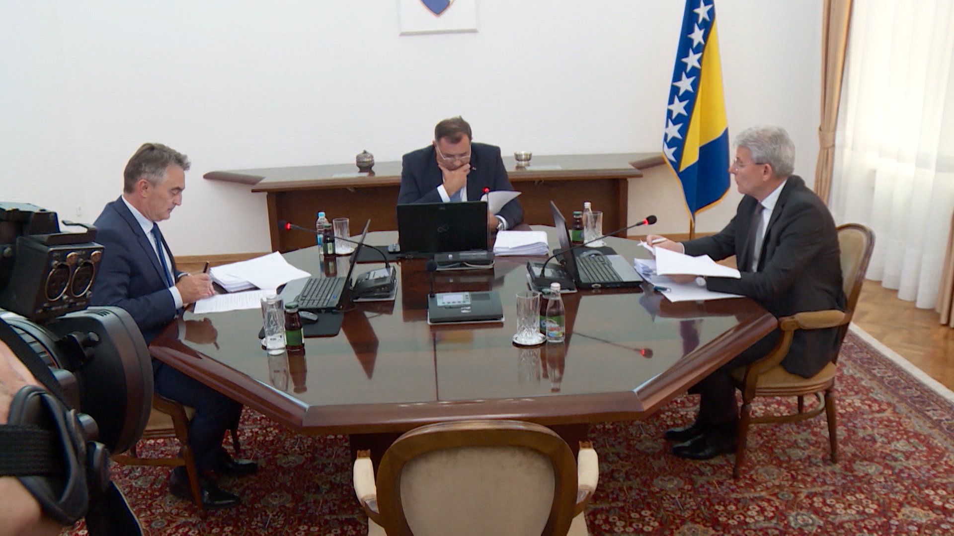 sa-ahicfono-ads(20190825-135253054).00_00_00_00.Still001