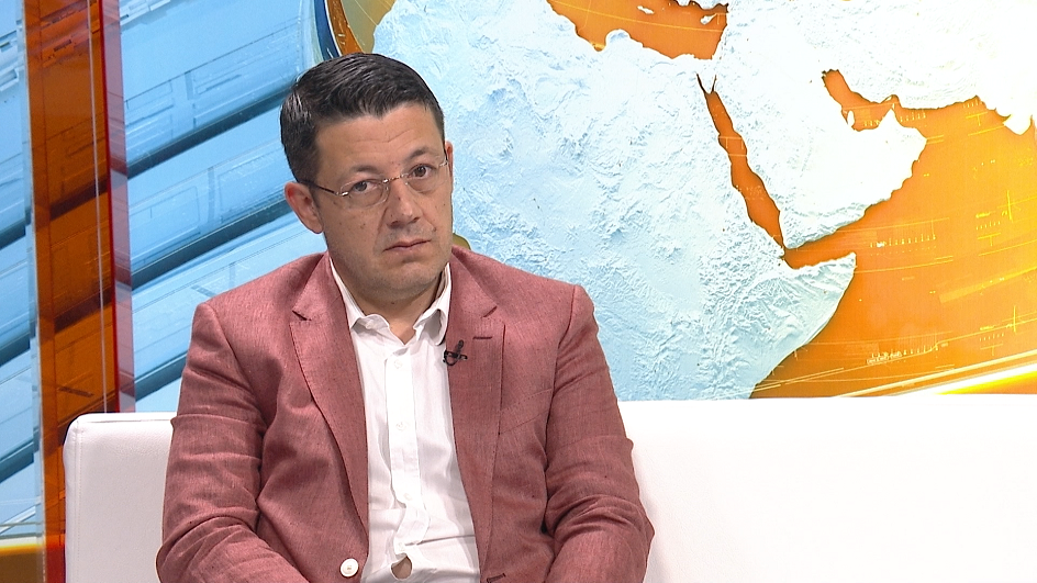 sa-aljosa campara-clf-120619.08_34_39_09.Still001