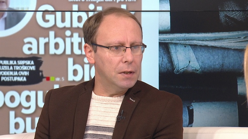 sa-almir edina-clf.08_43_09_01.Still001