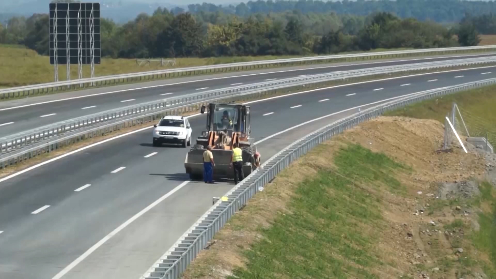 SA-ALUMINIJ PKG-19-NIV-1(20190716-170251763).00_00_06_20.Still011