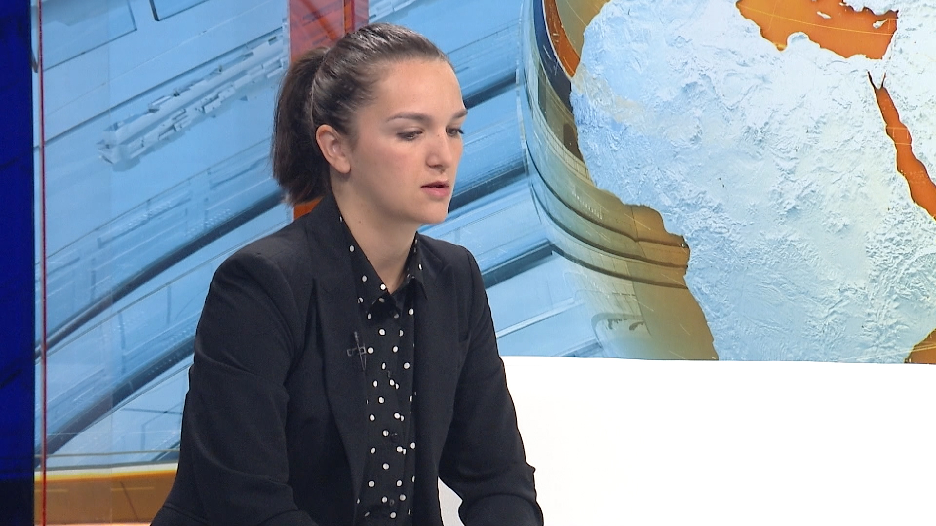 sa-amra varatanovic-clf-130919.07_46_42_14.Still001