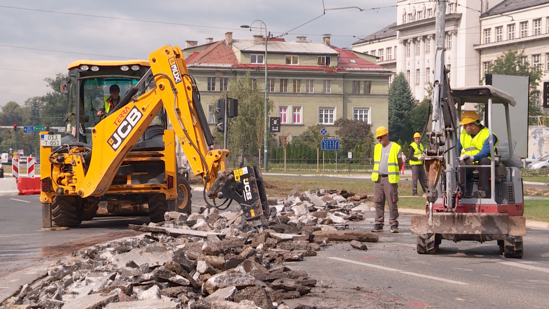 sa-ankete guzva-ljs(20201002-131558602).MXF.00_00_29_12.Still001