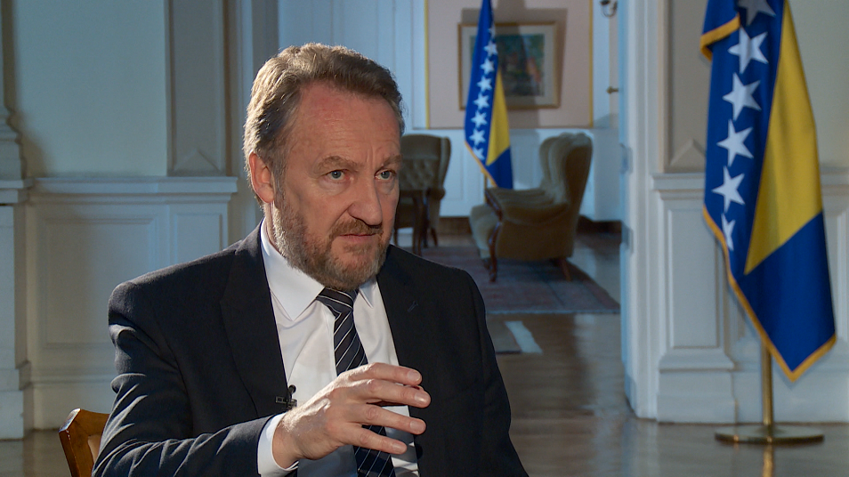 SA-BAKIR ADLIB DU-ZVK-1(20181116-125052946).mxf.00_00_31_18.Still004