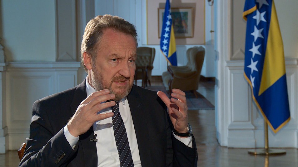 SA-BAKIR ADLIB DU-ZVK-1(20181116-125052946).mxf.00_00_35_07.Still003