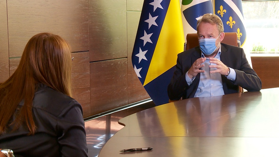 SA-BAKIR  DU INTW-TJD-1(20200930-171442293).mxf.00_07_02_08.Still007