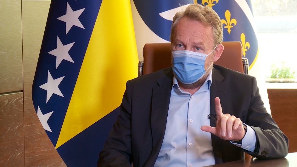 SA-BAKIR  DU INTW-TJD-1(20200930-171442293).mxf.00_08_52_18.Still008