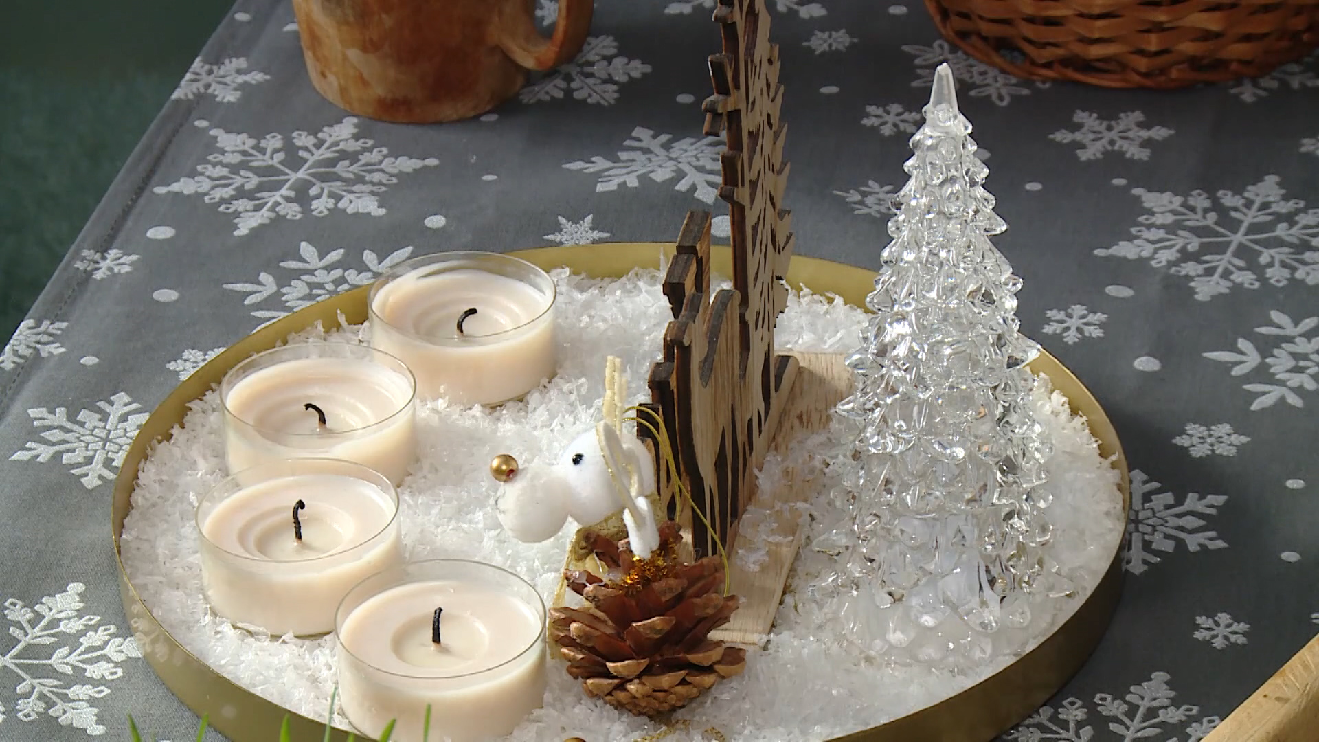 sa-bozic obitelj-pkg-djk-1(20191224-165252075).mxf.00_01_51_24.Still003