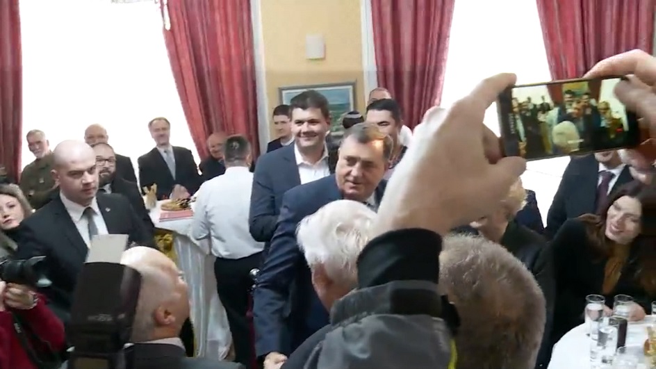 sa-bozicni prijem-160120-sem-wmt.13_07_44_20.Still001