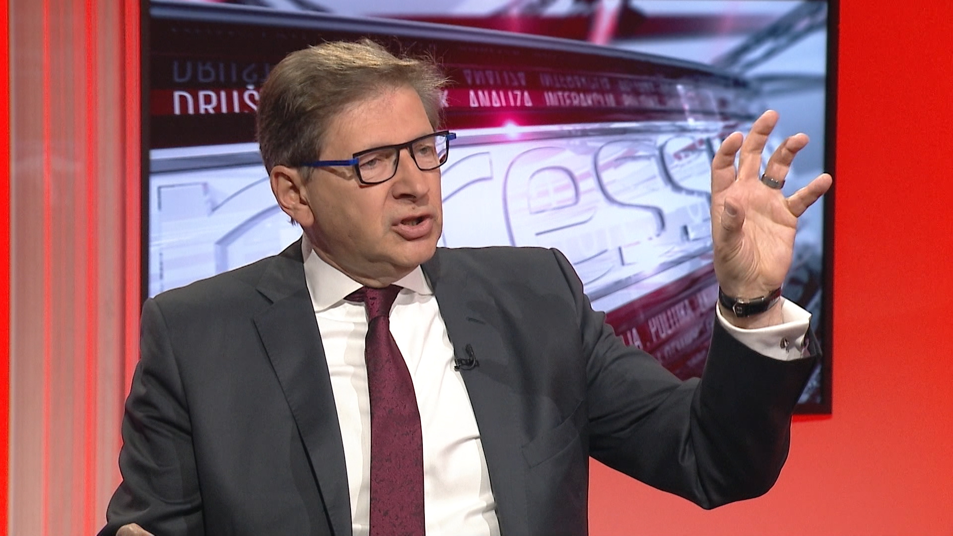 SA-BUDVA KONF ADLIB-ZVK-1(20180523-103551158).00_06_33_12.Still020