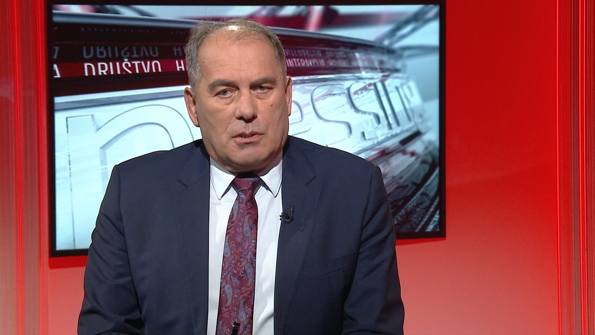 SA-CARINE DNT-19-BOB-1(20181121-182844230).00_01_18_16.Still005