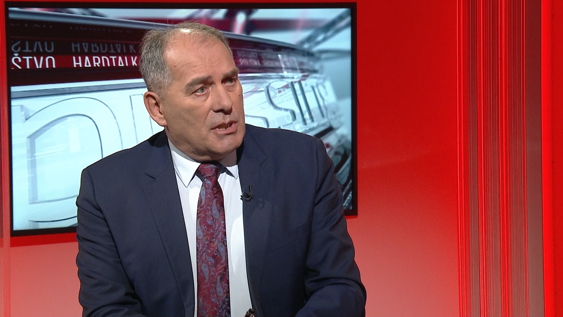 SA-CARINE DNT-19-BOB-1(20181121-182844230).00_14_24_11.Still010