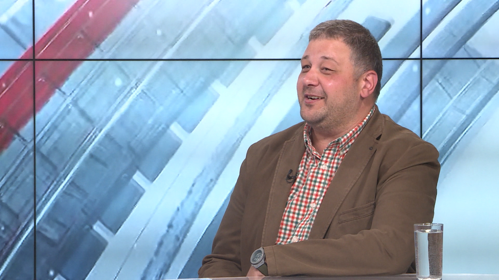 SA-COVIC LAJCAK PKG-ADS(20190912-170648865).00_00_42_09.Still016