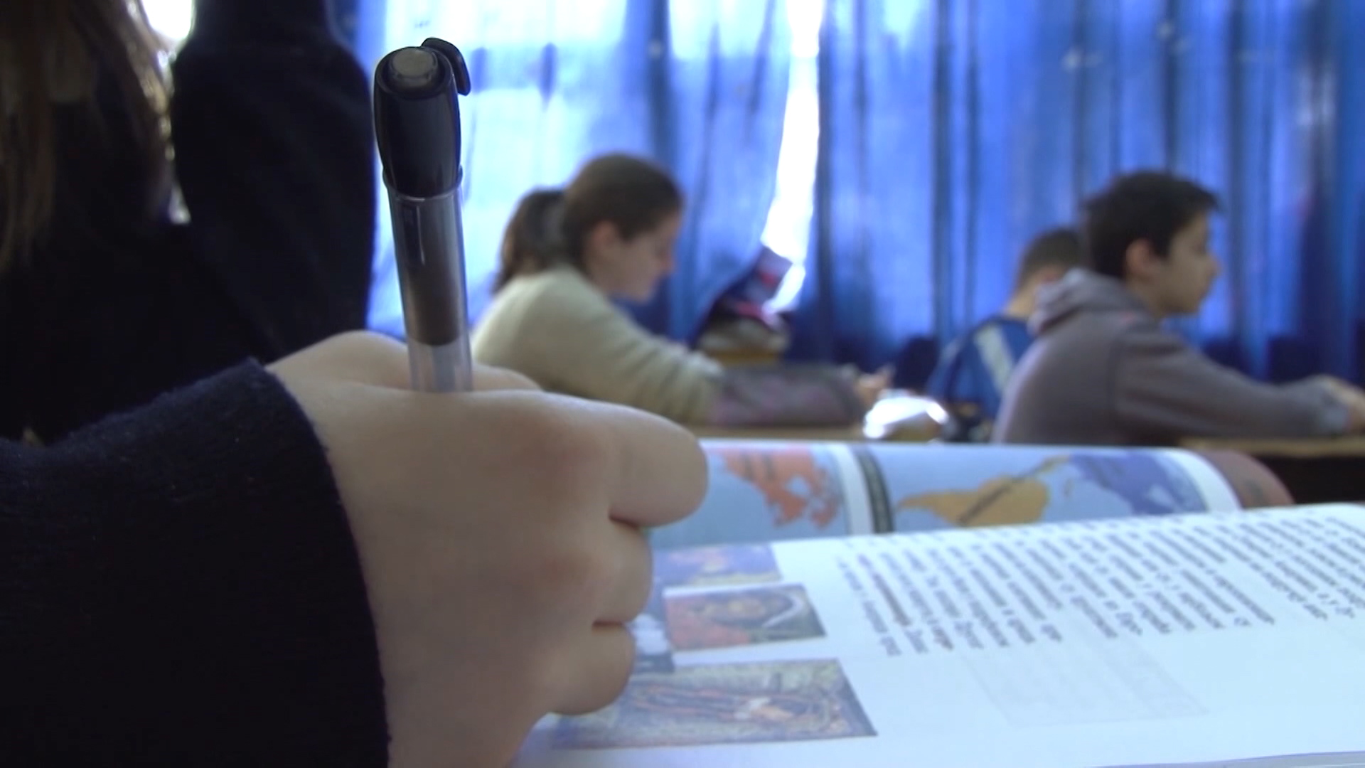 SA-COVID I SKOLA PKG-ANM-1(20201002-175403045).mxf.00_01_12_04.Still002