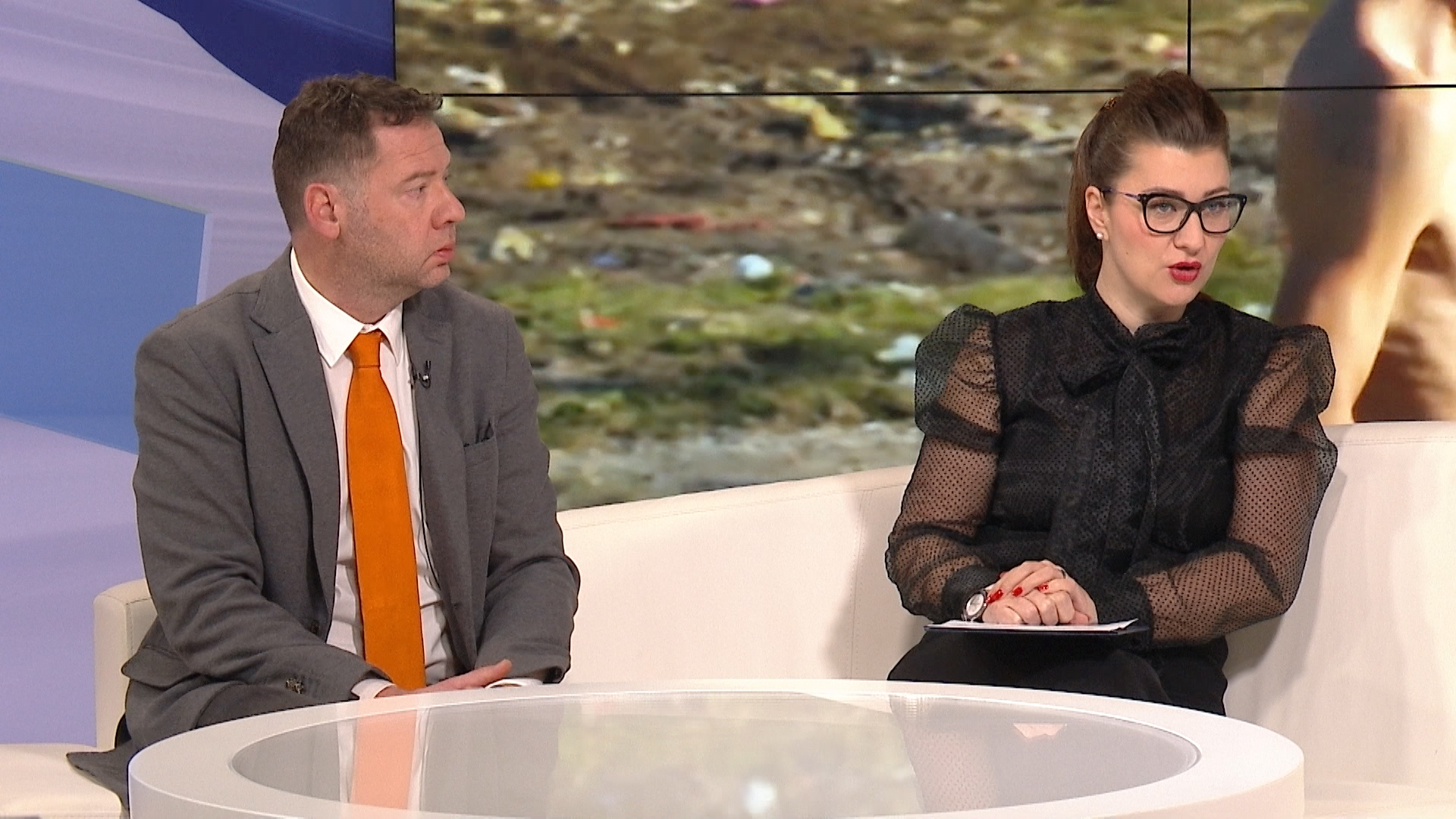 sa-crvenkovic i miskovic-clf-230120.09_35_12_06.Still001