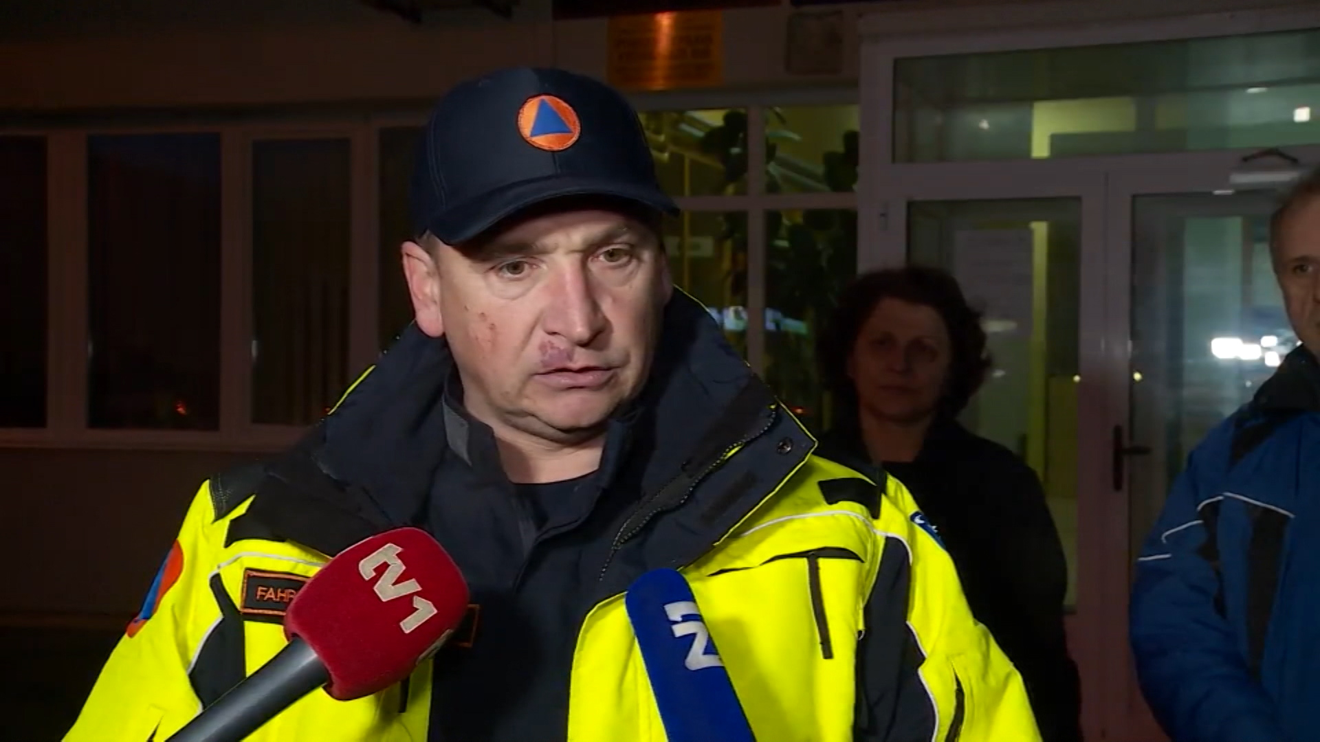 sa-cz- vo i sot-030219-ads-wmt.00_00_05_10.Still007