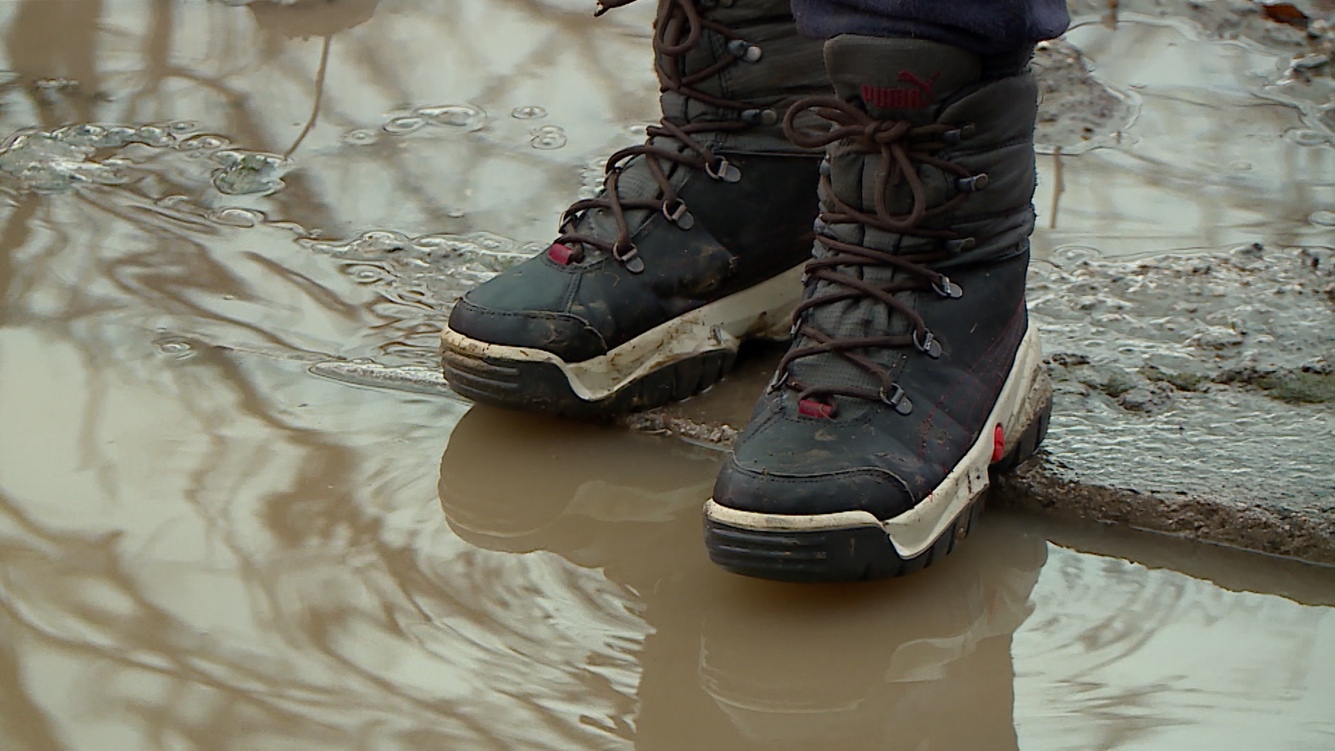 sa-cz- vo i sot-030219-ads-wmt.00_02_35_21.Still005