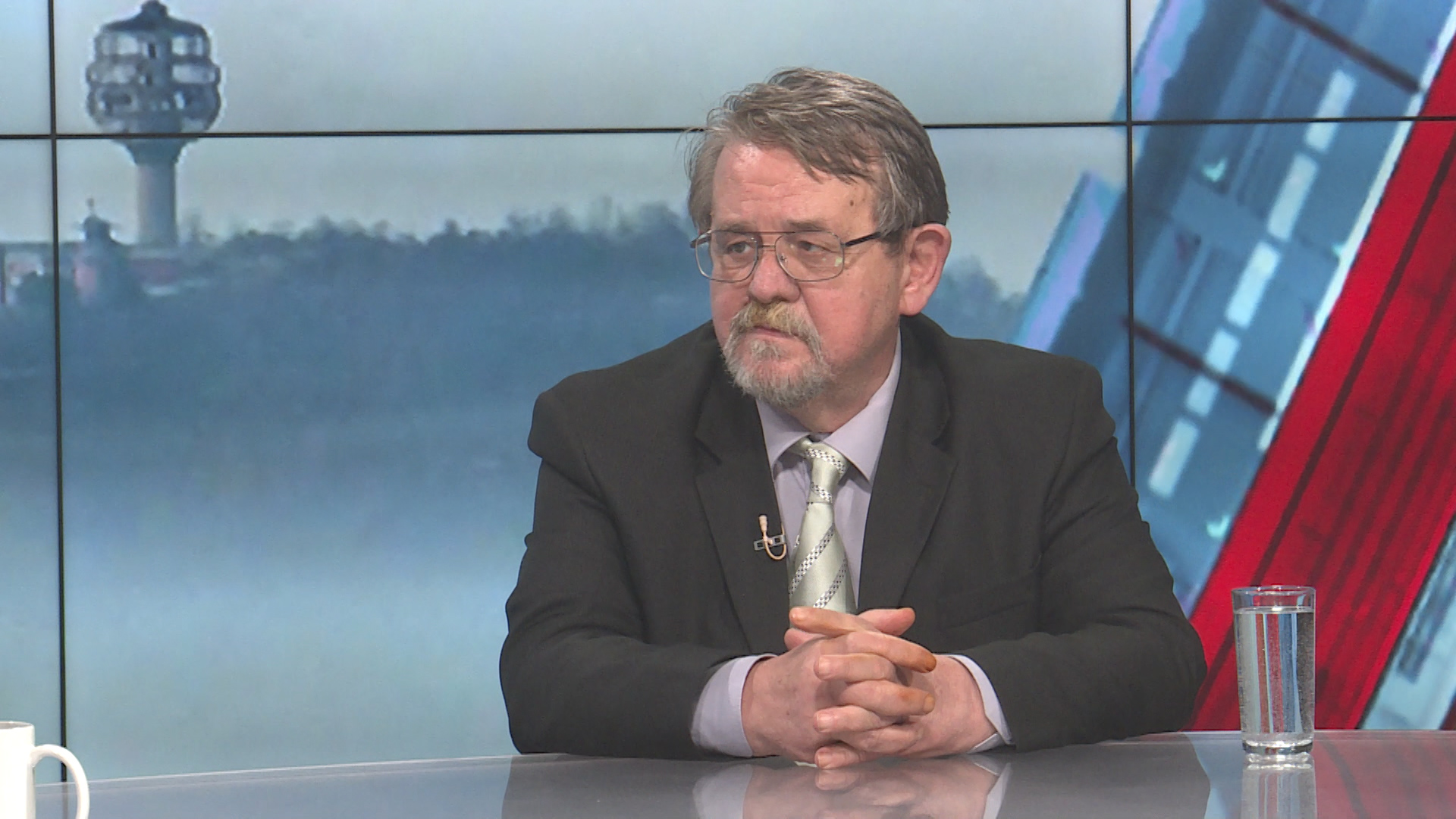 sa-dan uzivo-1600-091219.17_51_44_07.Still001